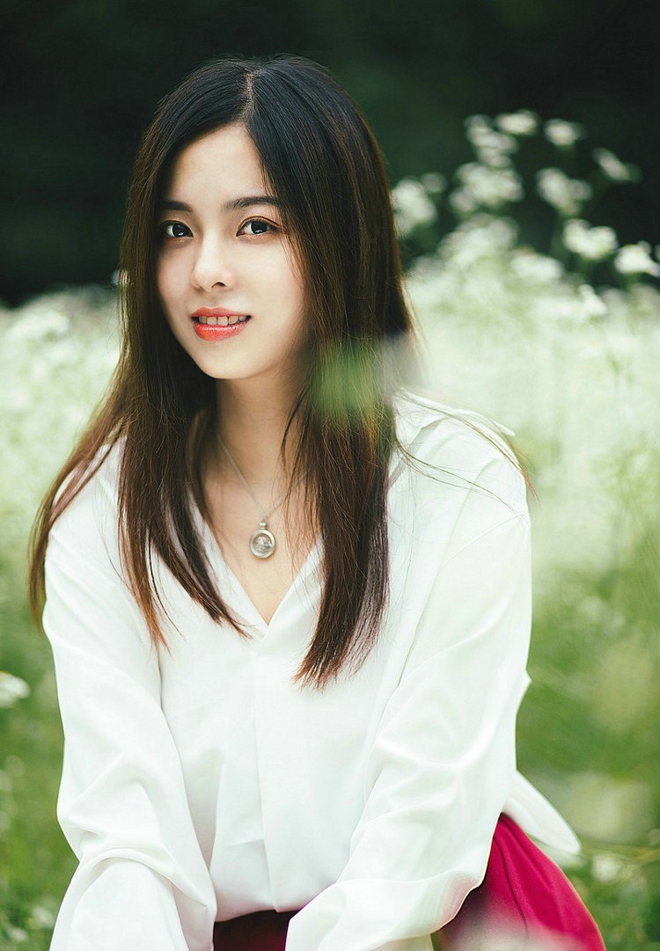 校园迷人学姐户外小清新娇巧阳光唯美写真