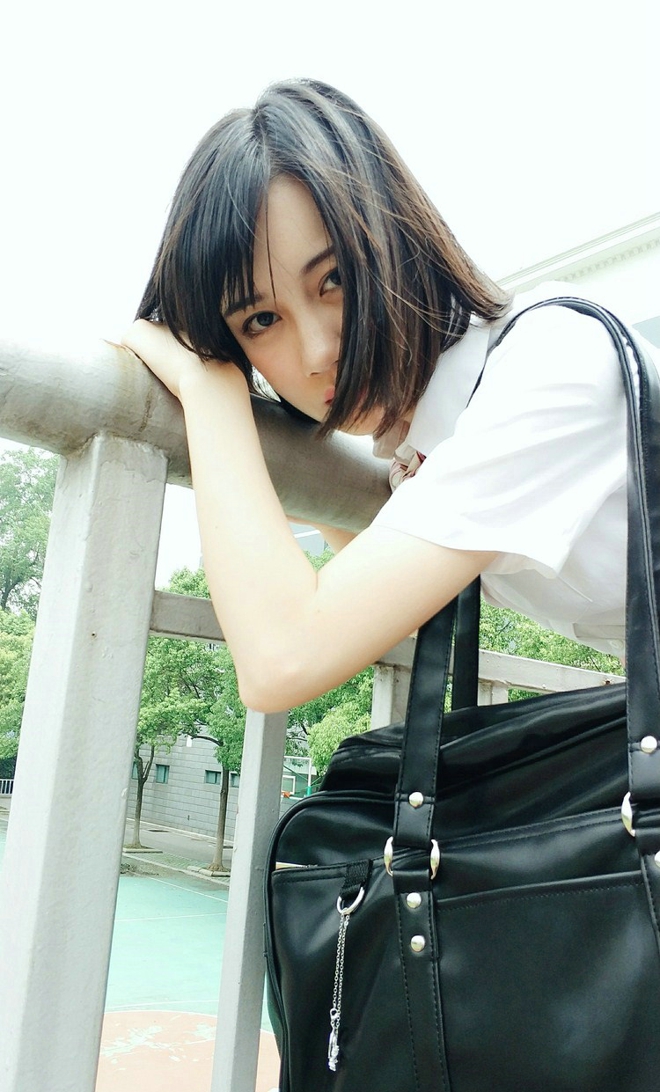 日系学生校服美女甜美娇巧唯美写真