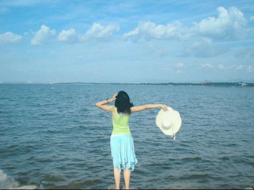 夏日海边美女图片