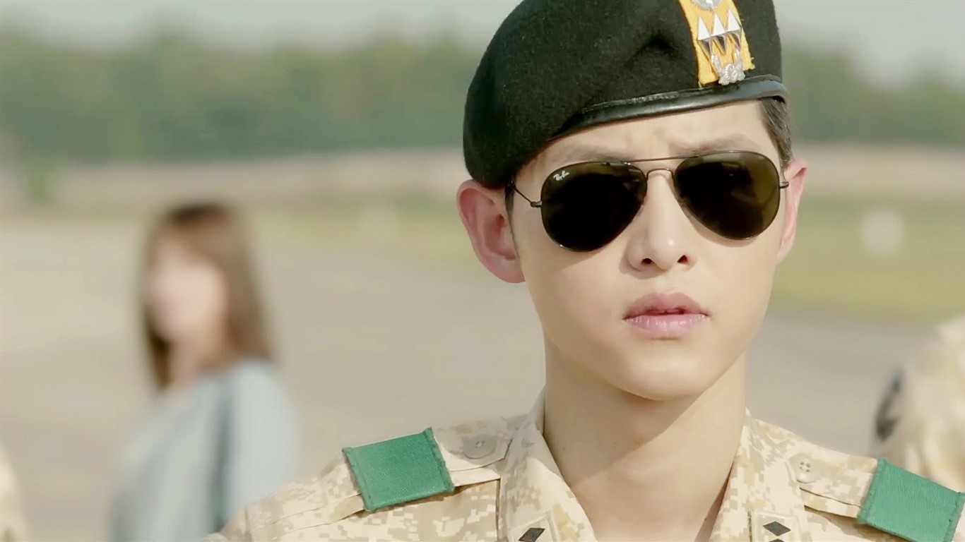 宋仲基太阳的后裔剧照合集