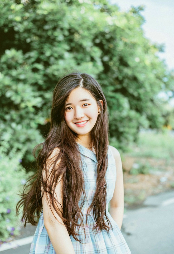 端庄淡蓝色裙子女孩写真