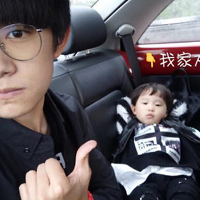 易烊千玺的弟弟楠楠萌照