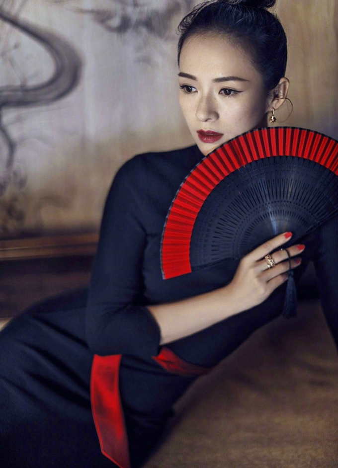 章子怡时尚芭莎封面大片古典园林满满中国风