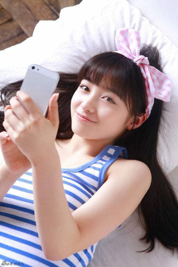 清纯美少女小清新户外写真电脑桌面壁纸