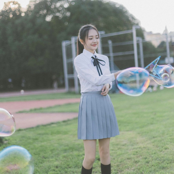 可爱小清新白衬衣短裙美女唯美校园写真