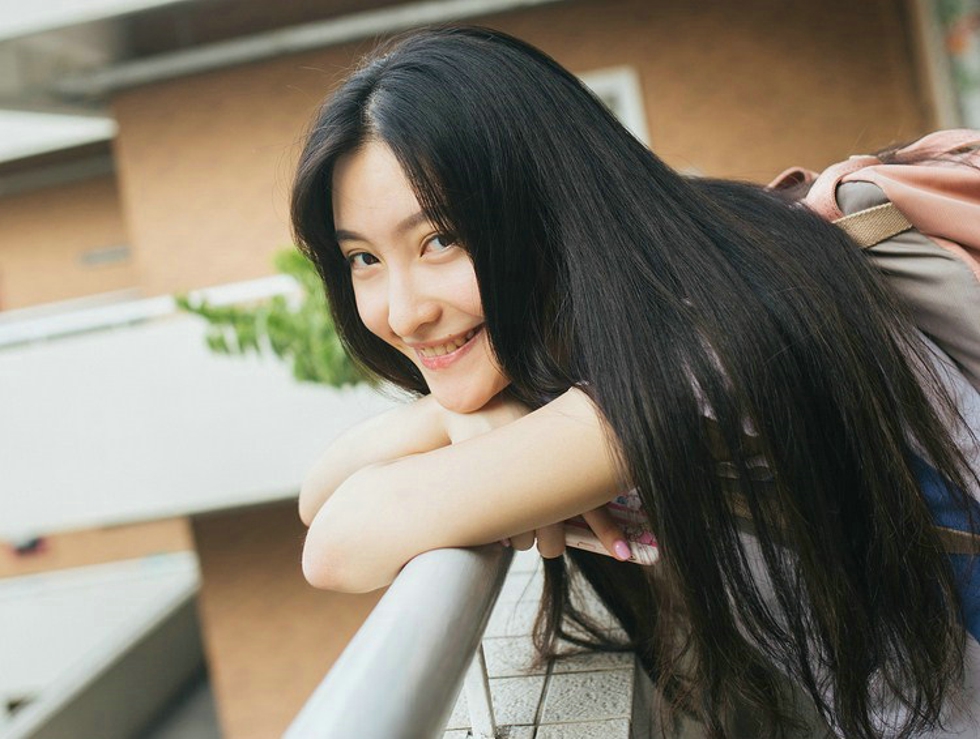 清纯调皮校园美女毕业鬼脸搞怪照