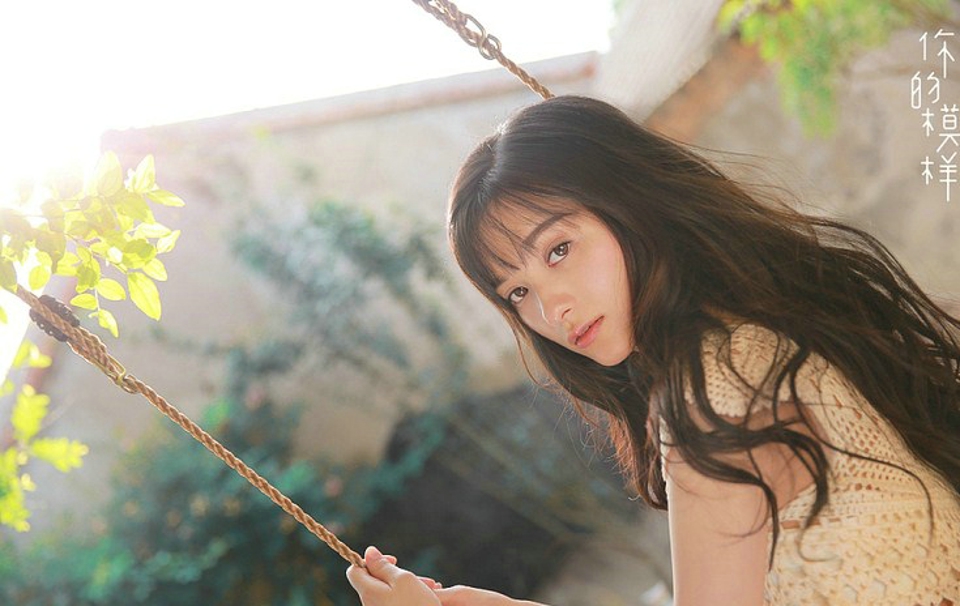 清纯阳光长发美女