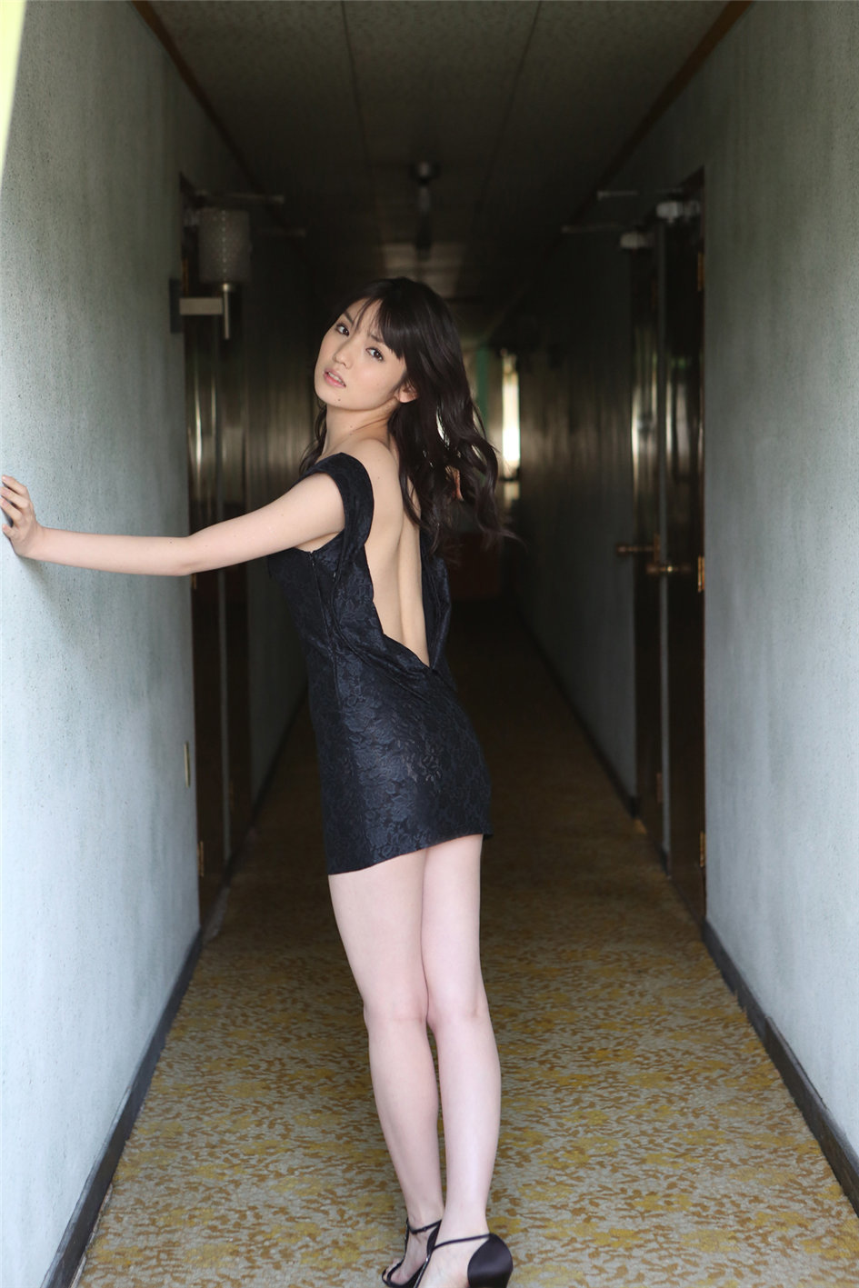 新晋写真拍大片 丰满白皙