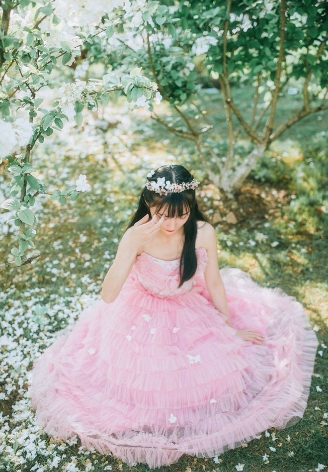 娇小玲珑清纯美女梦幻写真