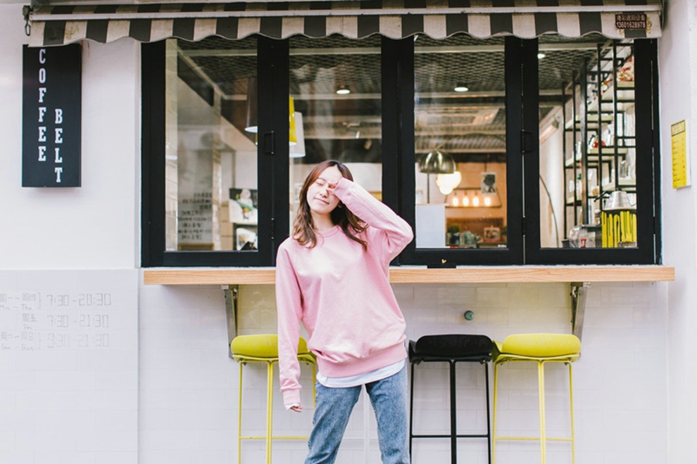 元气十足清新可爱妹纸街头阳光