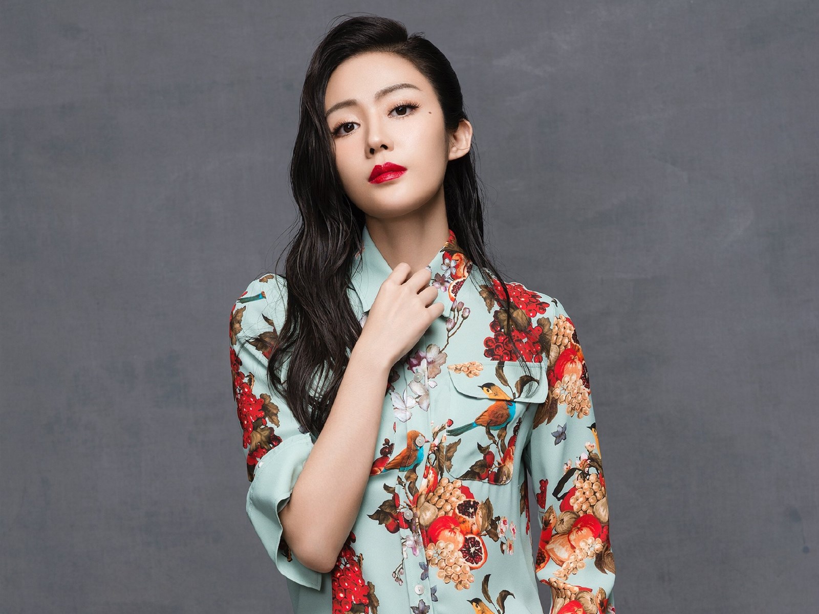 90后气质美女时尚靓丽高清壁纸