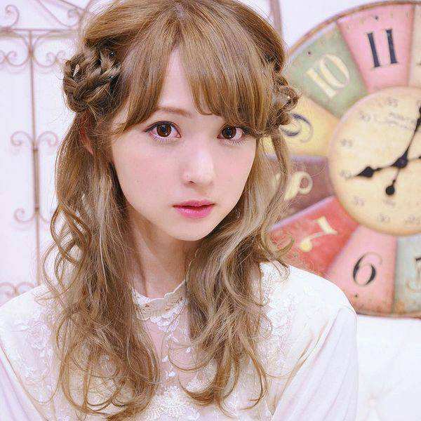 日本医学院清纯校花晒美照变网红