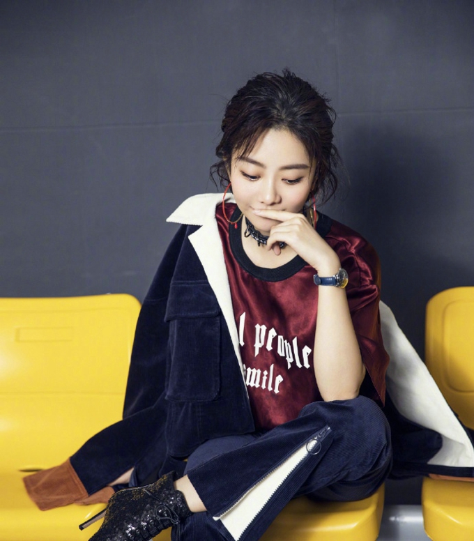 清纯女星谭松韵白衬衣清新美图