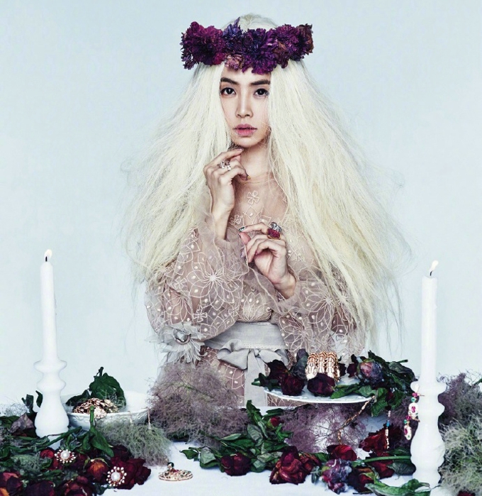 亚洲舞娘蔡依林冰与火之歌时尚非主流写真