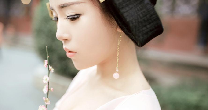 林中诗意，媚娘古装美女高清壁纸