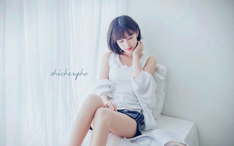 娇嫩悠闲自在漂亮宅女mm写真