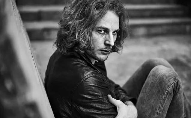 看这眼睛，不仅撩人，还给照片加戏!