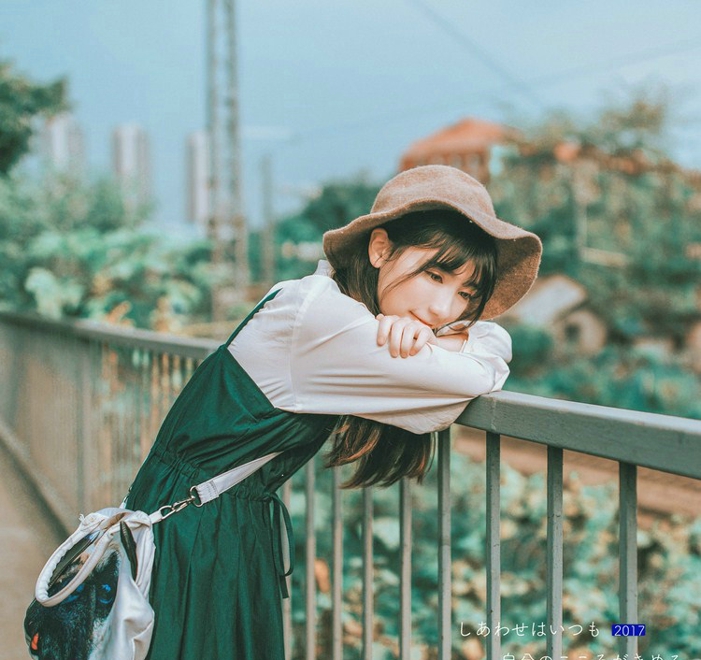 骑着小黄车清新美女写真集