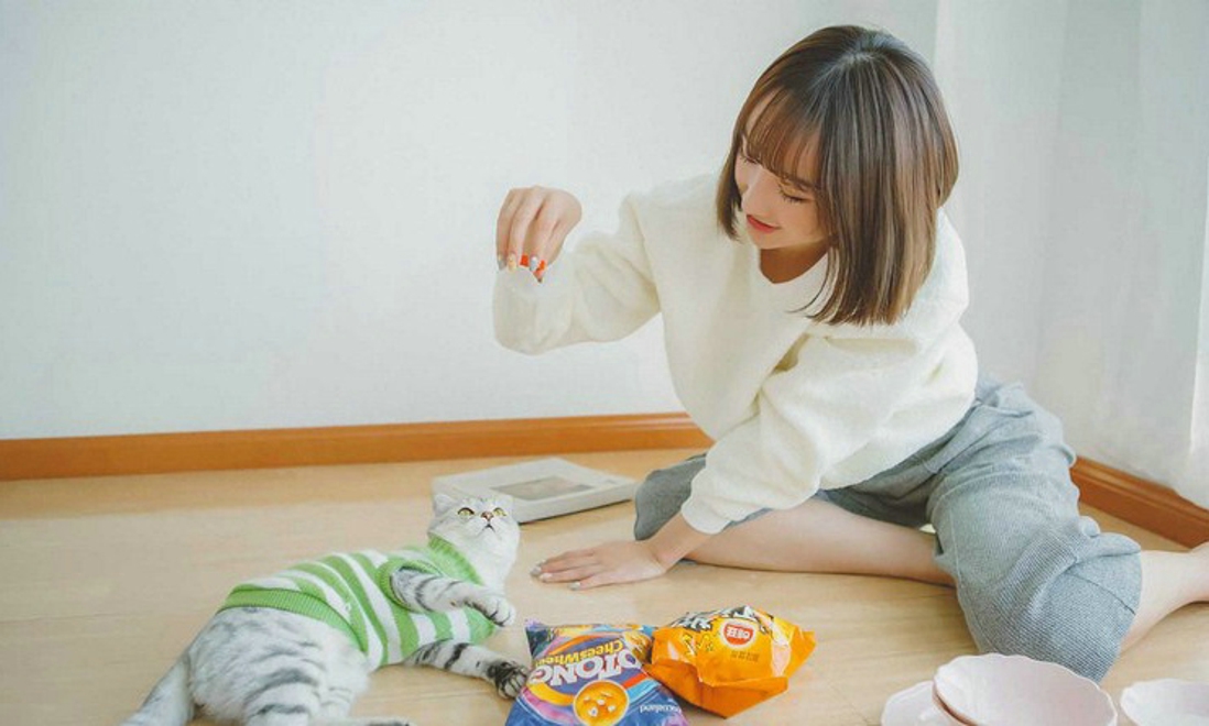 可爱小喵小姐唯美清新室内俏皮唯美写真