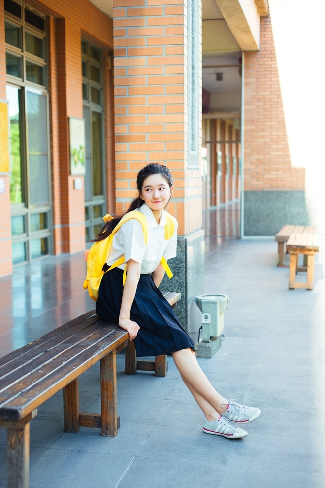 超漂亮清纯美女校花室外清新阳光无圣光套图