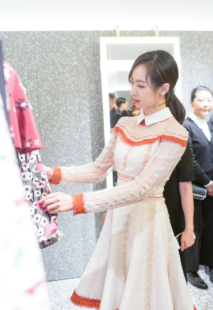 宋茜长裙优雅气质写真