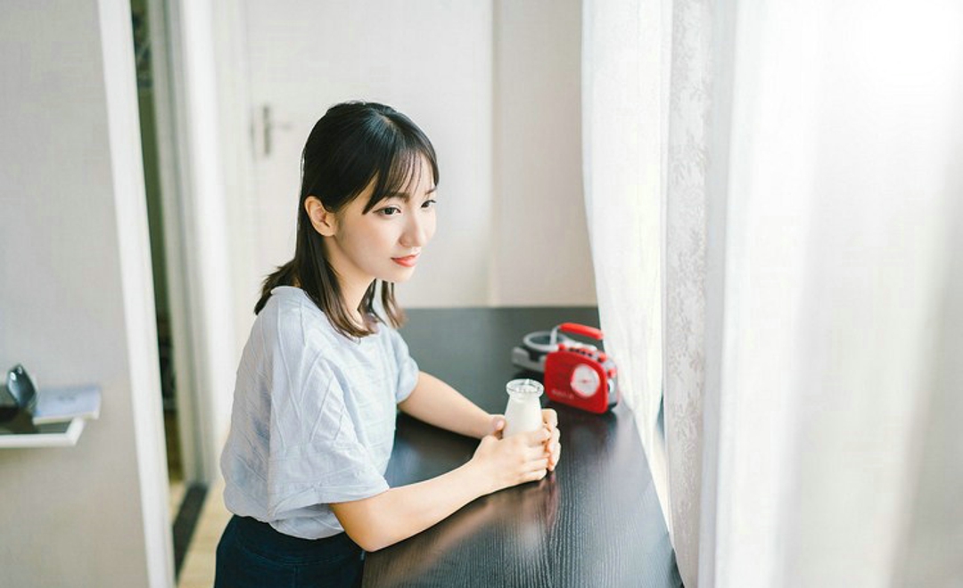 可爱清甜小美女清纯俏皮闺房娇嫩白皙靓丽写真