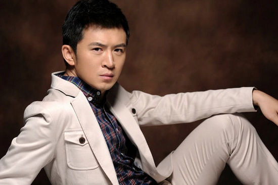 郭家铭秋日暖帅写真 文艺清新气质浓厚