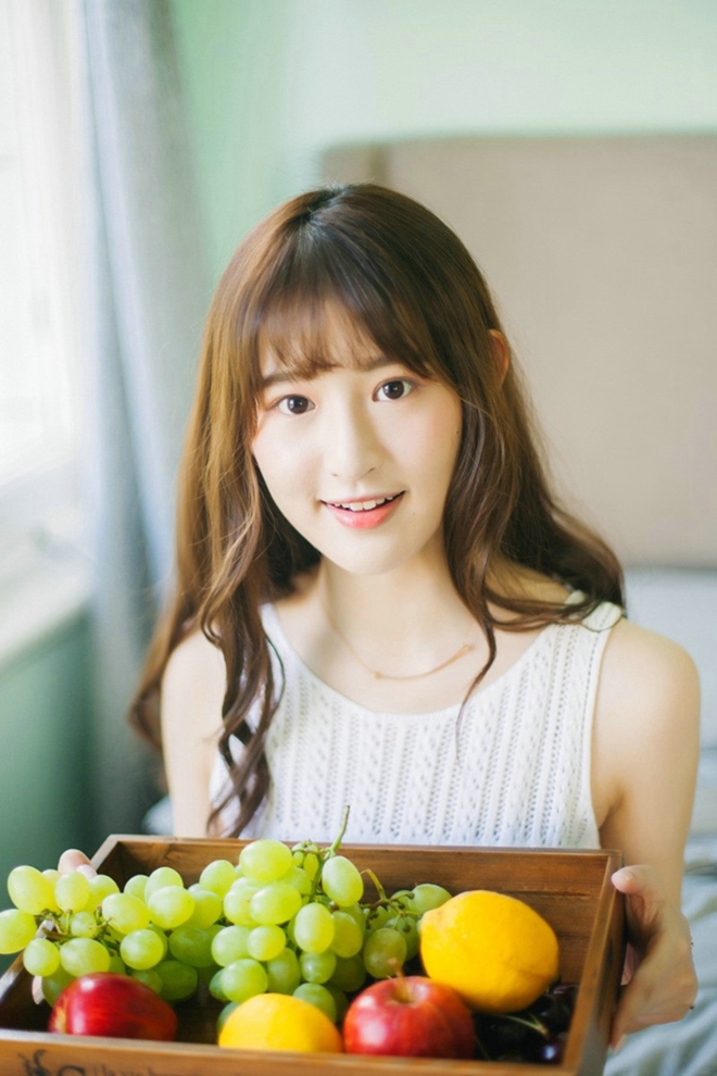 可爱空气刘海白嫩邻家女孩写真集