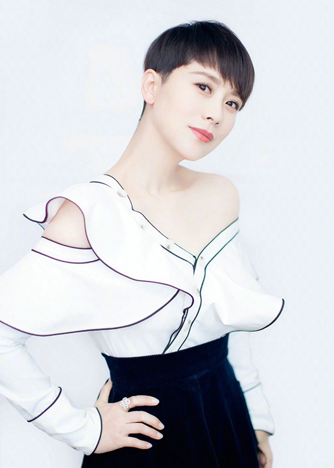 海清黑白裙装温婉大气优雅写真