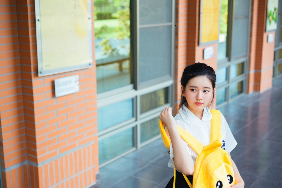 超漂亮清纯美女校花室外清新阳光无圣光套图