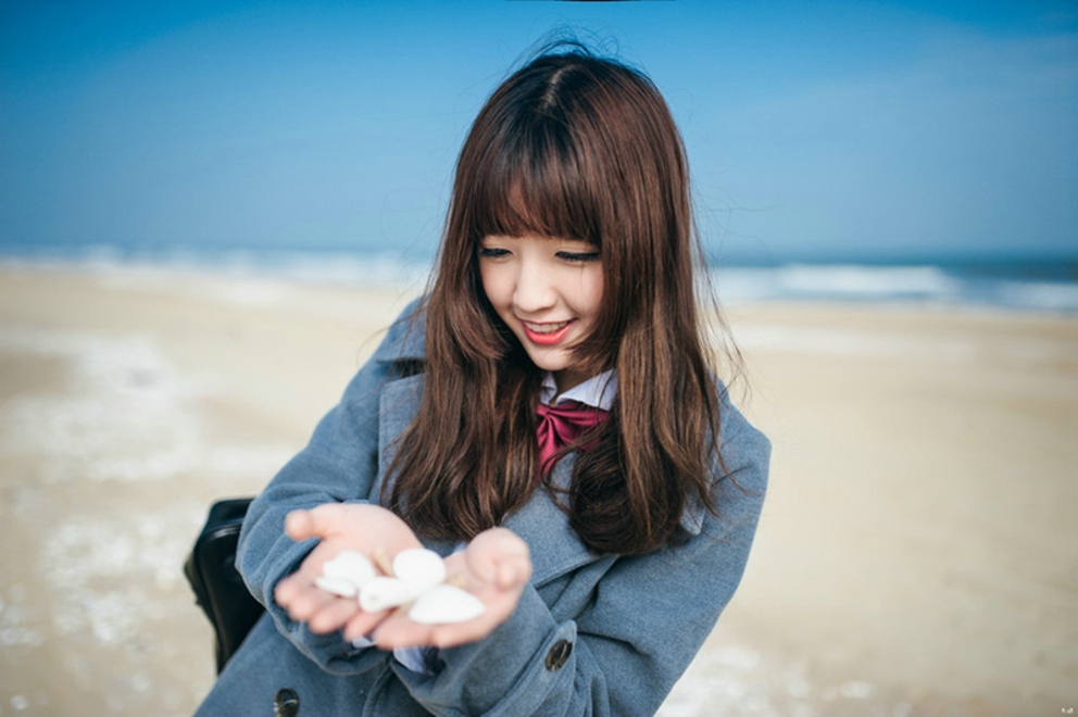 清纯温婉可人校服美女清纯甜美沙滩写真