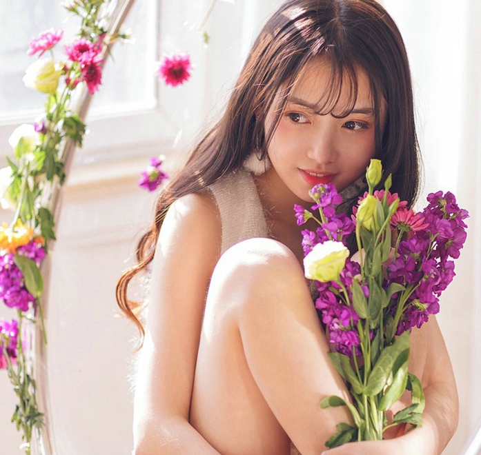 阳光清新娇嫩俏皮可爱美女