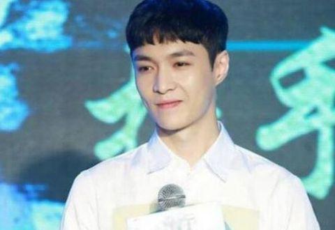 张艺兴个人帅气写真