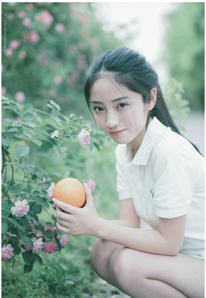 清新可爱美女盛夏街拍阳光俏皮唯美写真