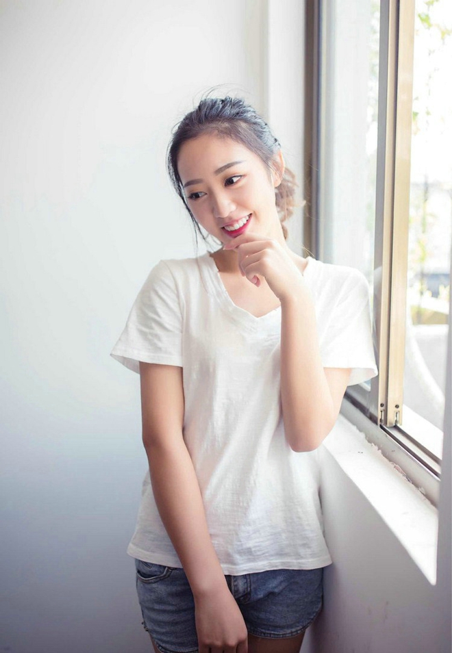 休闲女仔女孩甜美俏皮图片