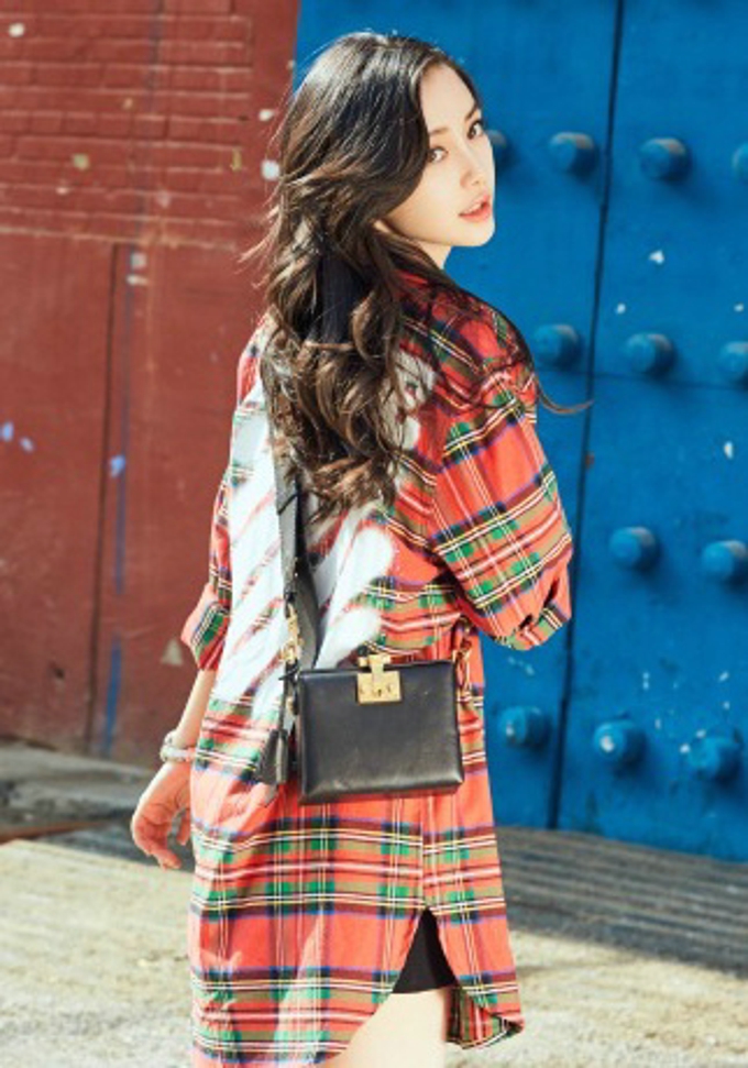 辣妈angelababy 最新街拍曝光摩登潮范儿十足