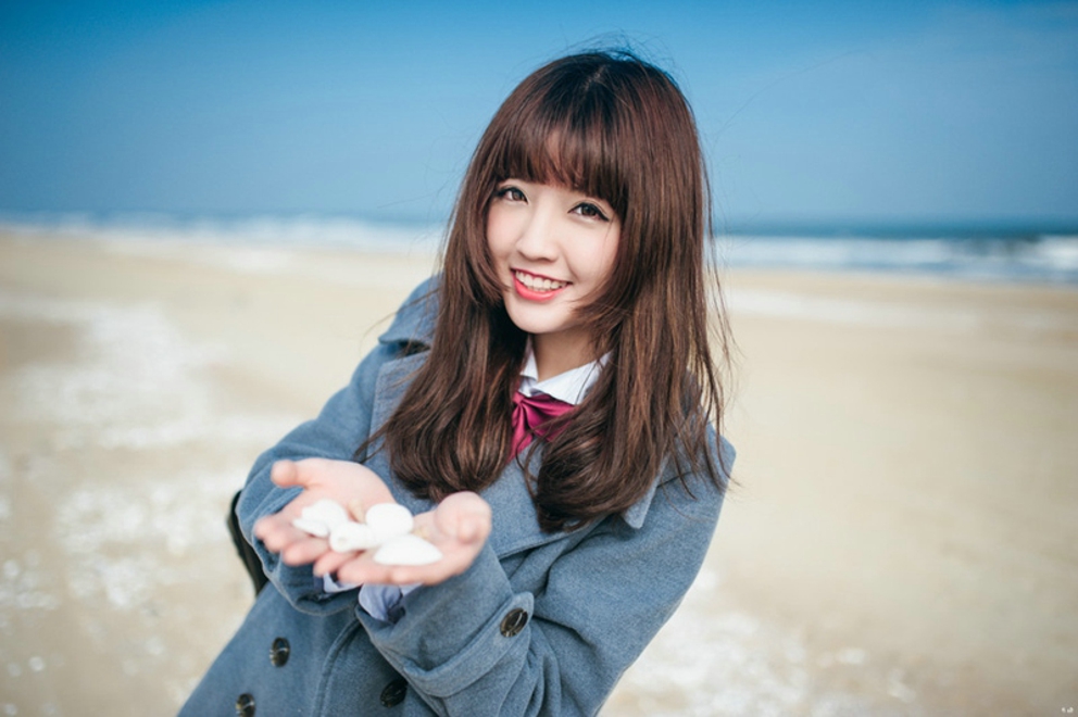 清纯温婉可人校服美女清纯甜美沙滩写真