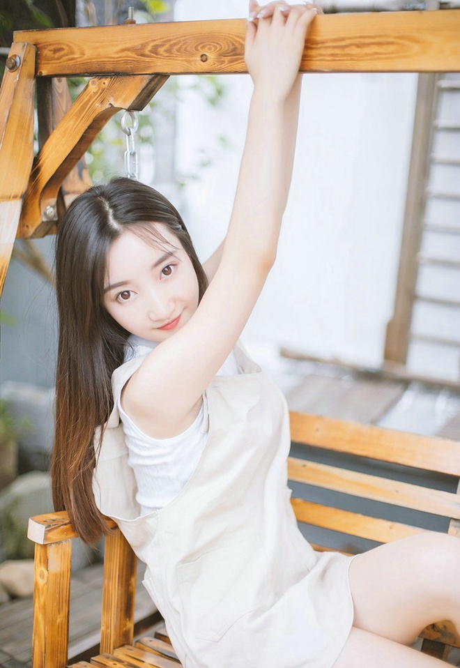 纯真善良少女齐刘海写真