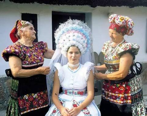 20国传统婚纱大合集，和风、欧系 这里一定有你的菜