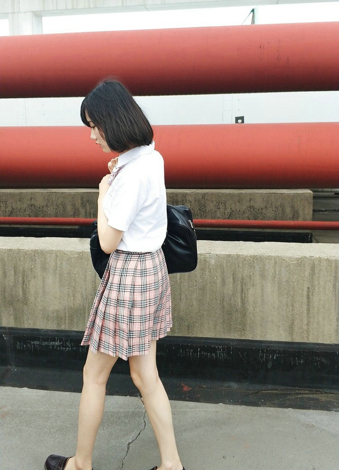 日系学生校服美女甜美娇巧唯美写真