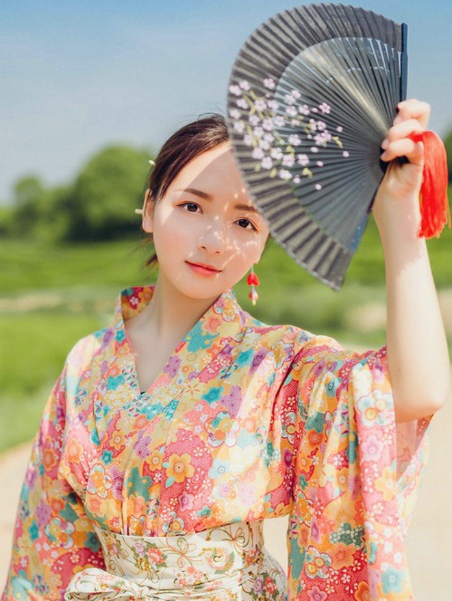 清纯娇嫩阳光茶园芬芳清纯和服美女写真