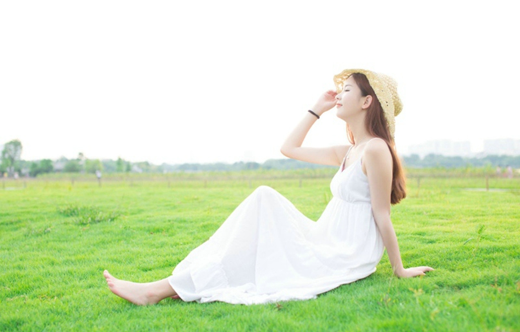 风一般的女子沐浴在阳光中清新淡雅写真