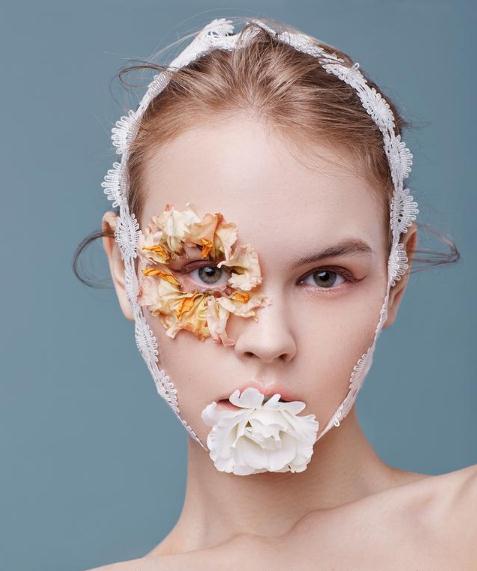 繁花似锦觅安宁的妆容