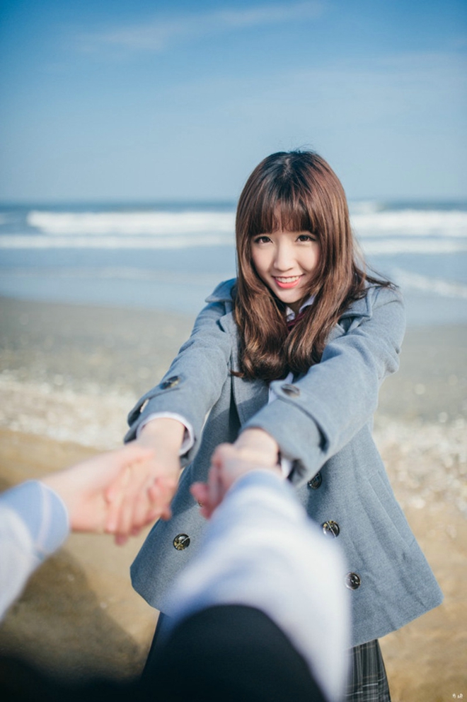 清纯温婉可人校服美女清纯甜美沙滩写真