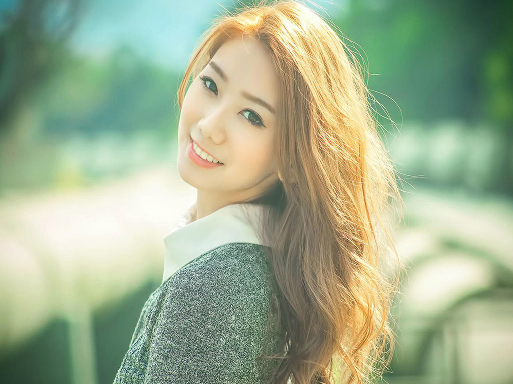 90后气质美女时尚靓丽高清壁纸