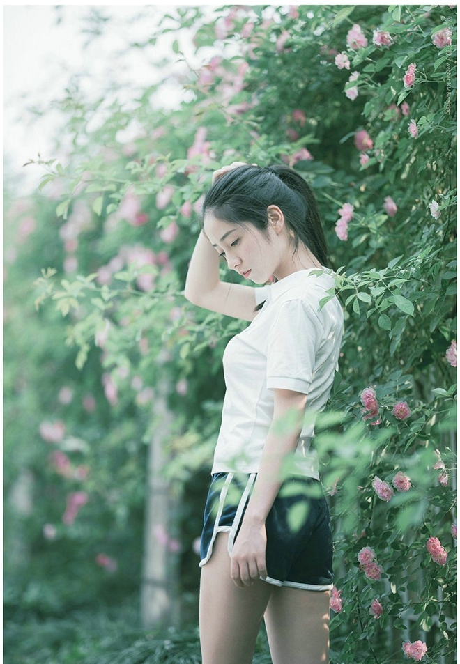 清新可爱美女盛夏街拍阳光俏皮唯美写真