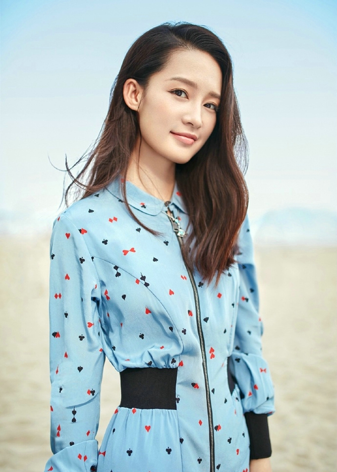 李沁时尚大片气质写真集