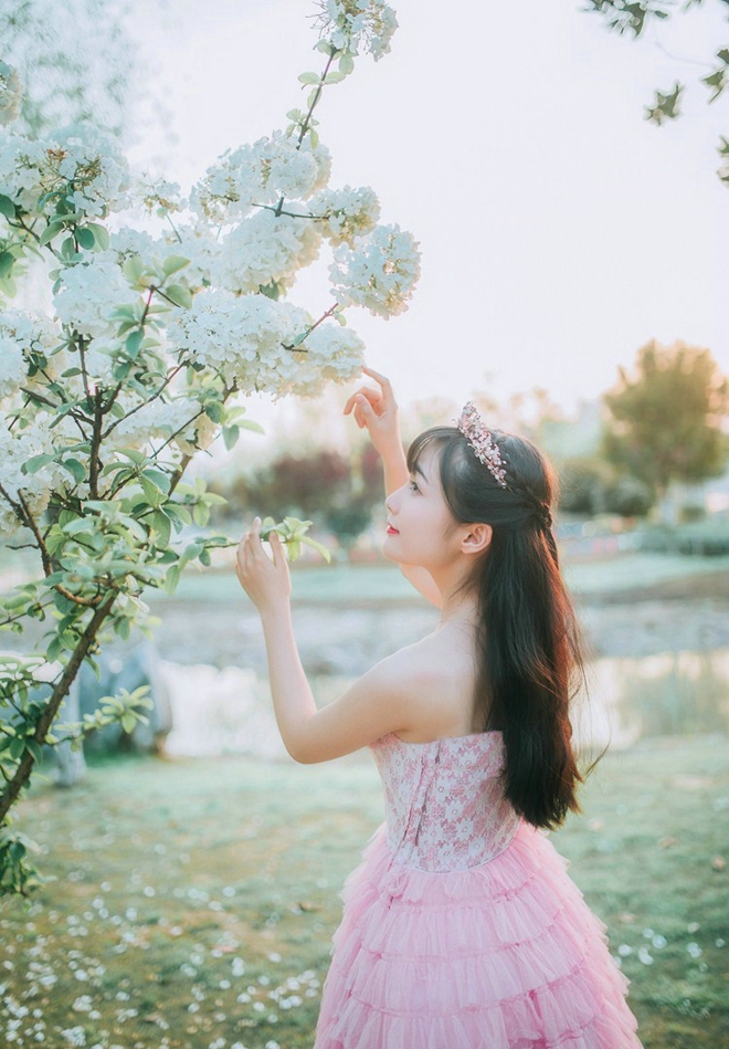 娇小玲珑清纯美女梦幻写真