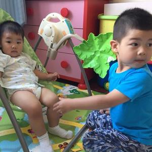 安吉小鱼儿萌照