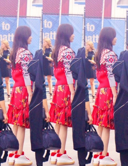 唐嫣纽约看秀造型美图 气质优雅迷人